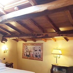 Camera tripla classica